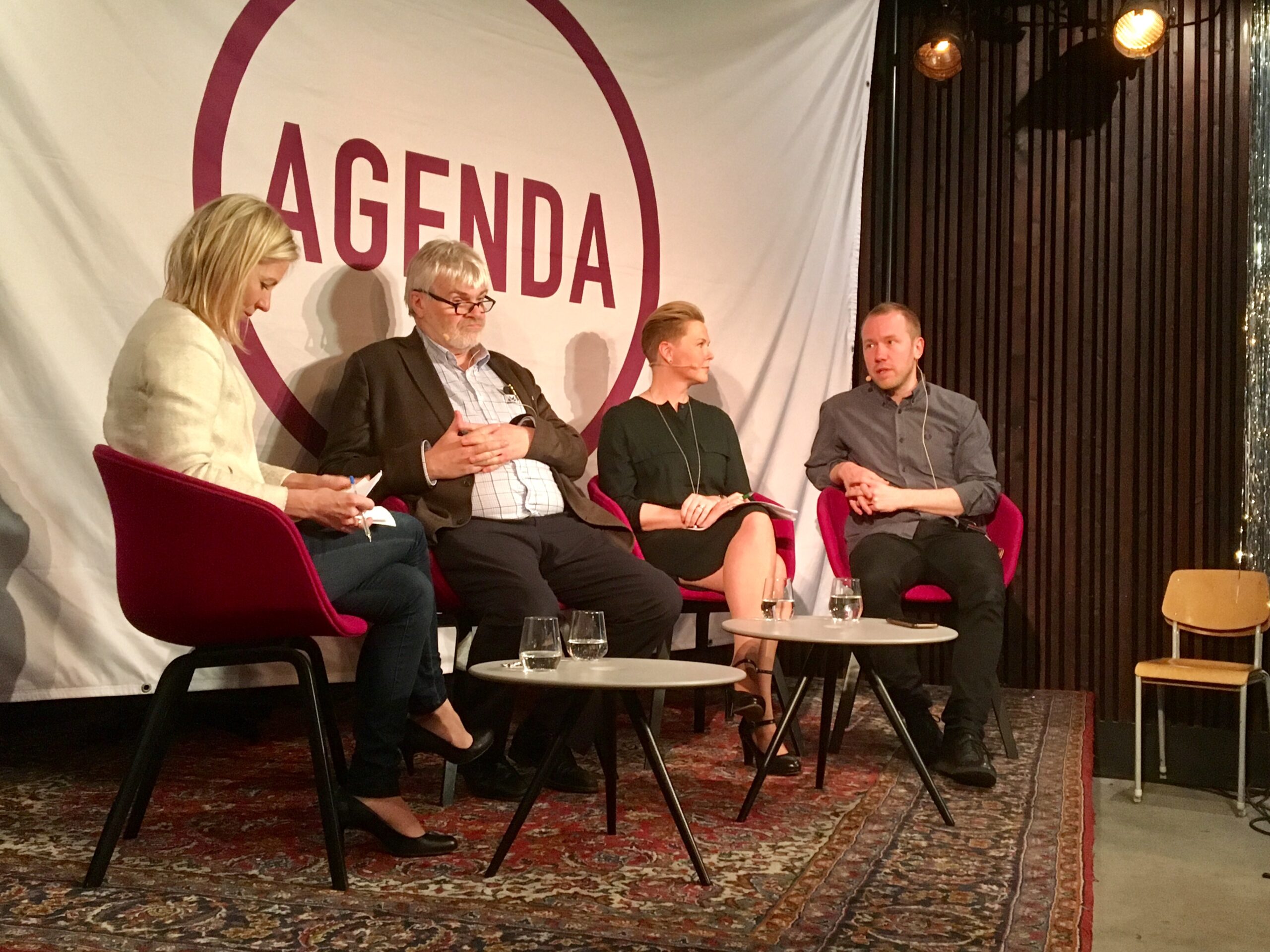 Fra venstre: ordstyrer Marte Gerhardsen, Leif Sande, Anne Beathe Tvinnereim og Jonas Bals.