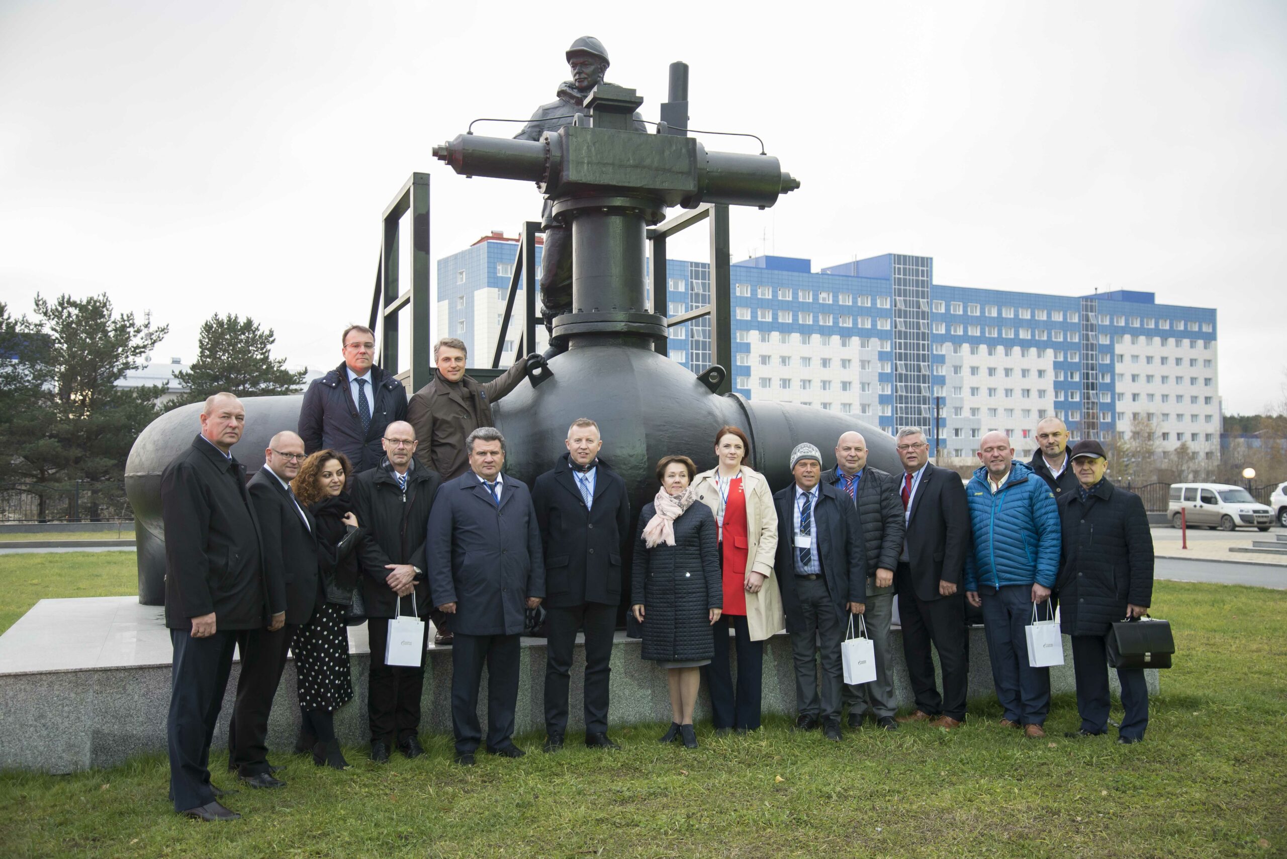 Den norsk-russiske delegasjonen dro videre til Russlands uoffisielle oljehovedstad Surgut i Sibir.