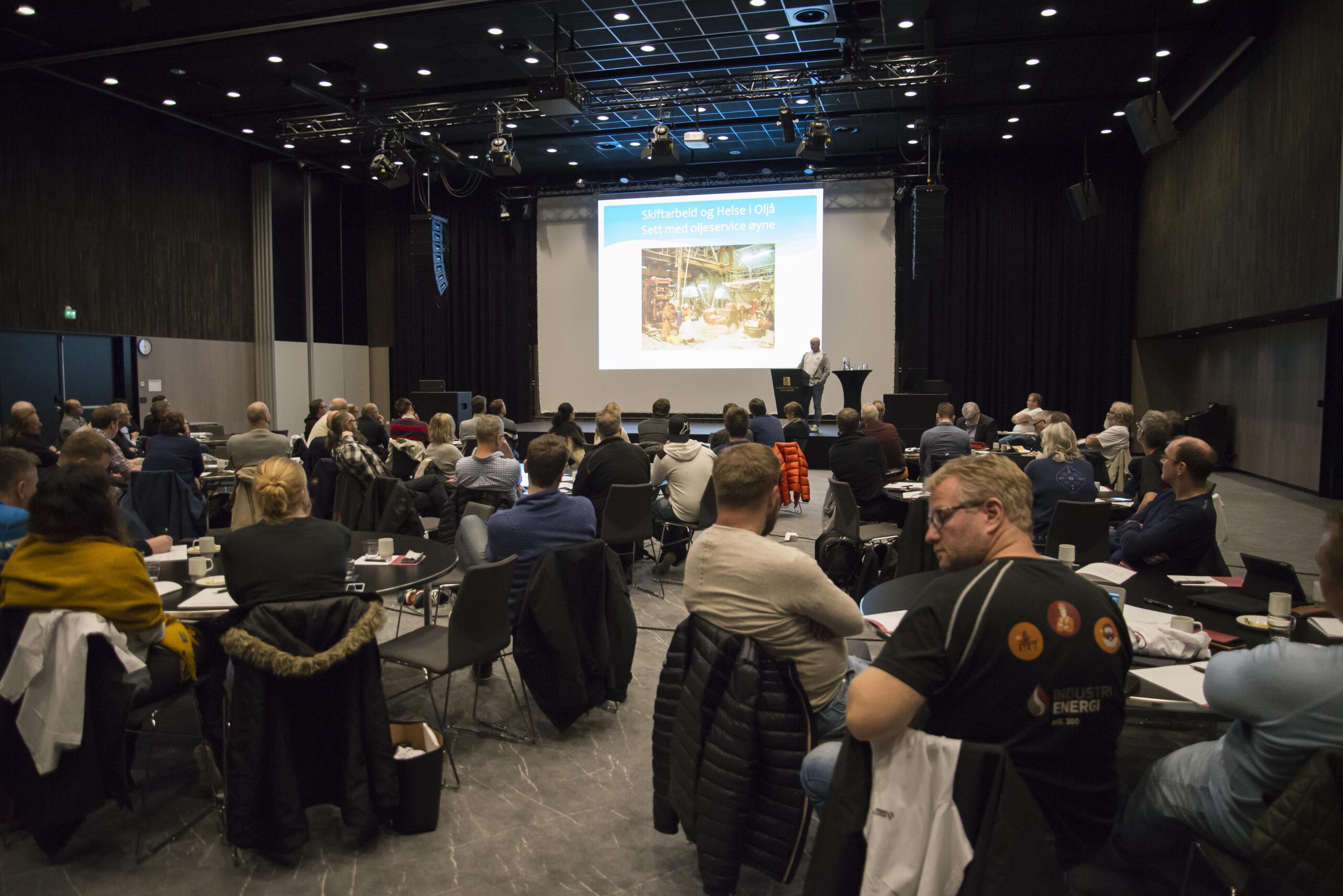 I underkant av hundre deltakere på konferansen Skift og helse i oljå.