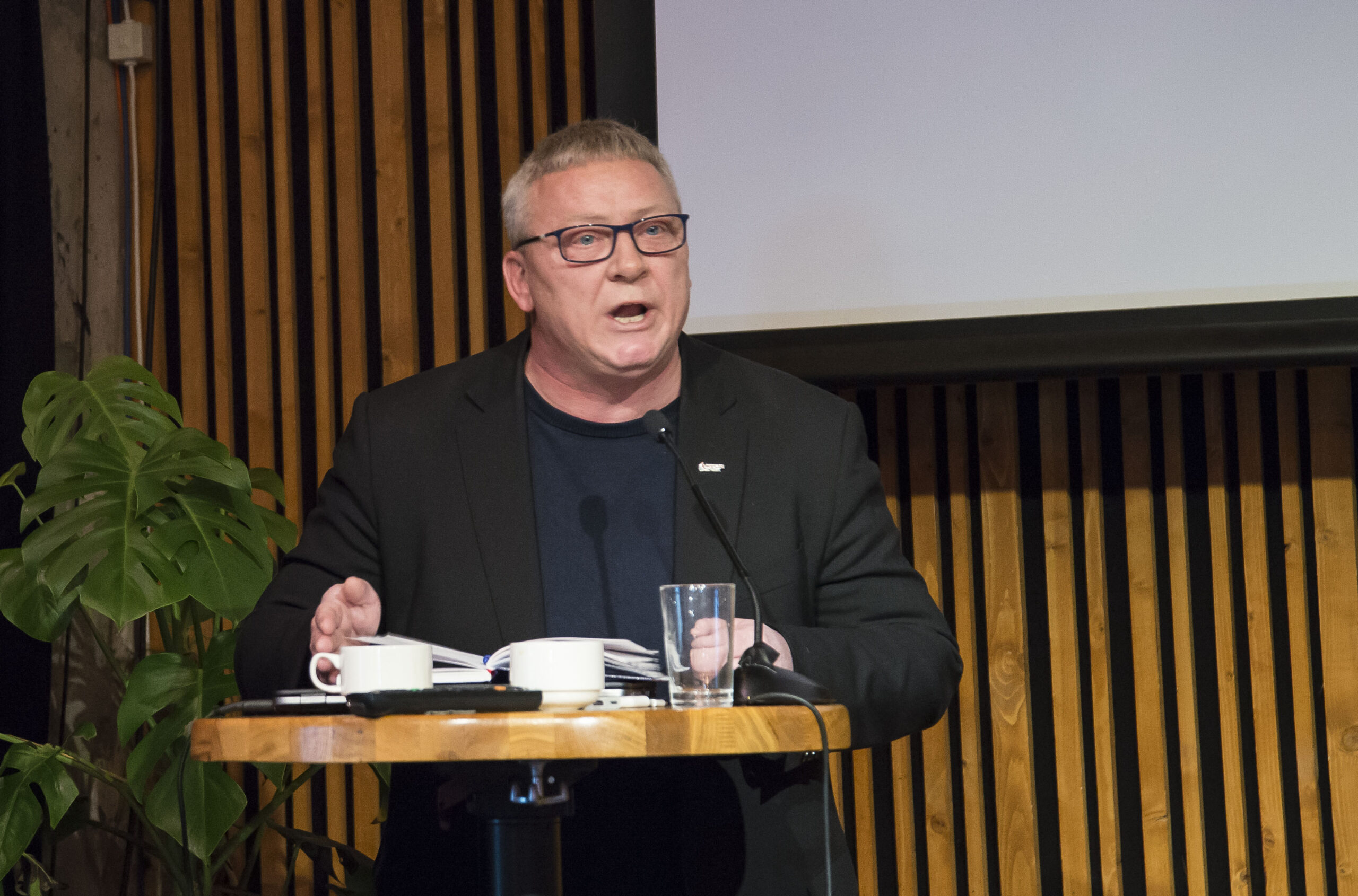 Ørjan Normann, leder i samarbeidskomiteen for aluminium, slår fast at NorthConnect vil gi industrien store ekstra kostnader. Foto: Atle Espen Helgesen