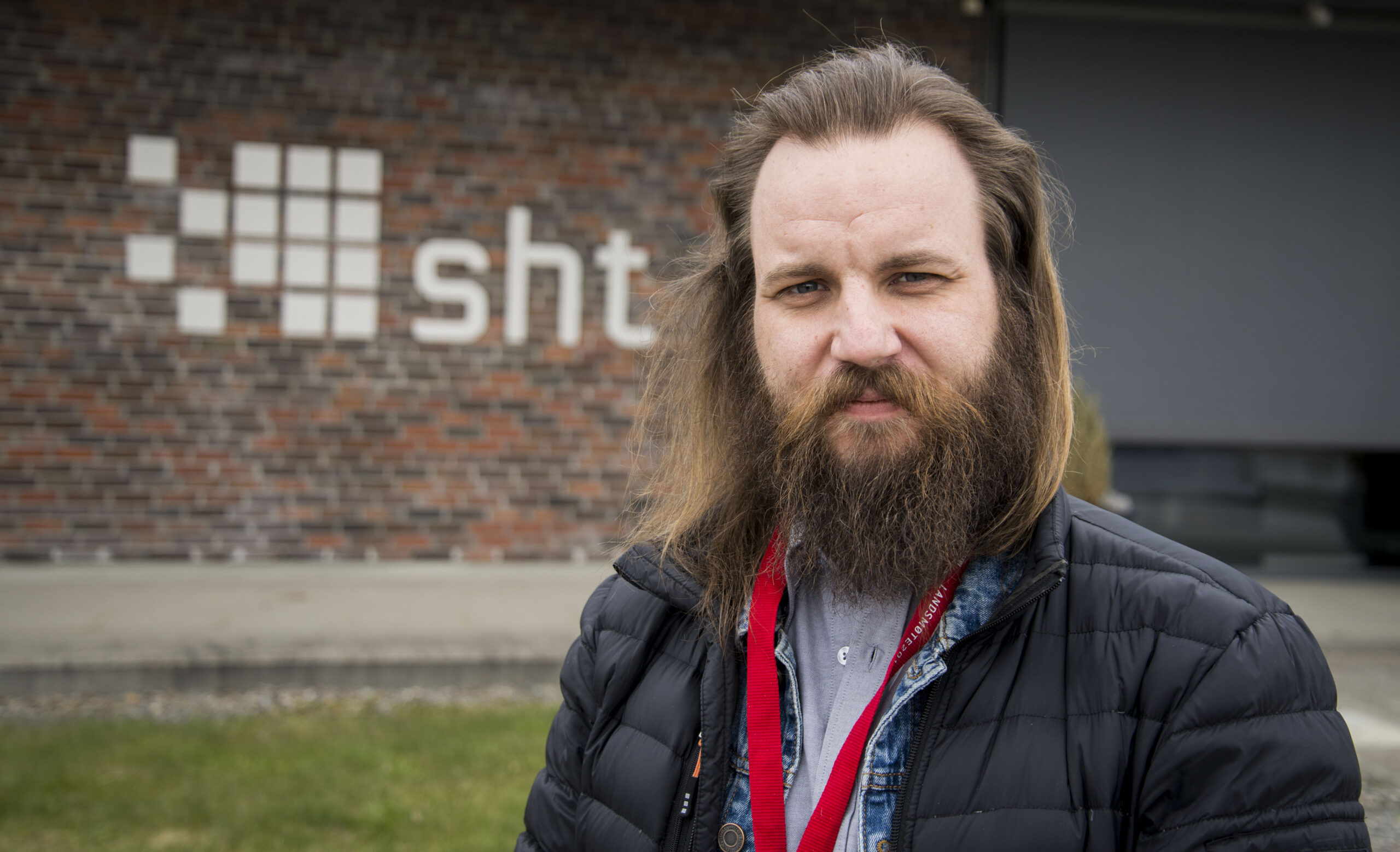 -Vi forventer at helseminister Bent Høie nå tar grep og hindrer oljeselskapene fra å fly med full kabin, sier Henrik S Fjeldsbø. Foto: Atle Espen Helgesen