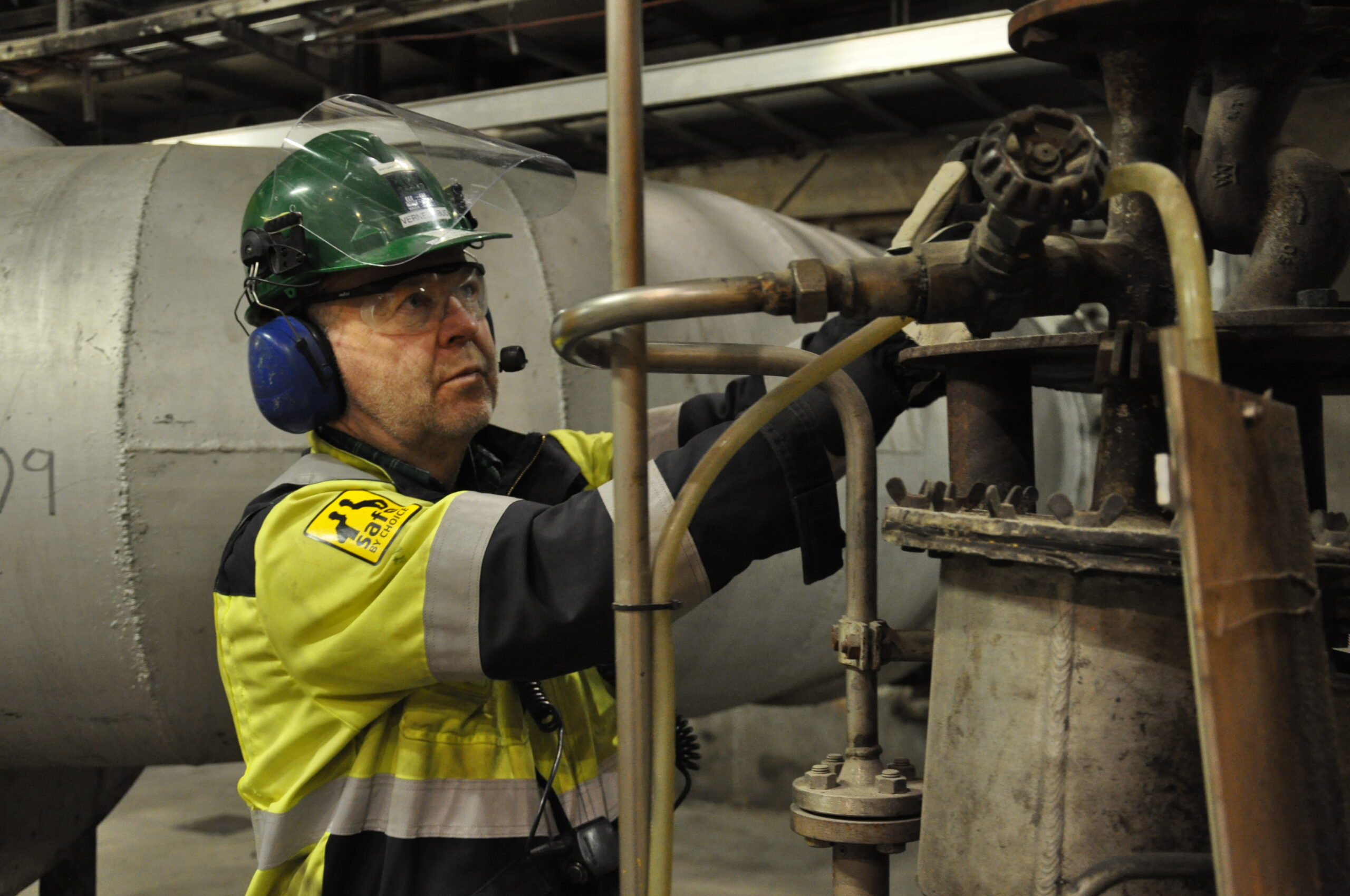 Terje Pedersen på jobb på Yara Herøya.