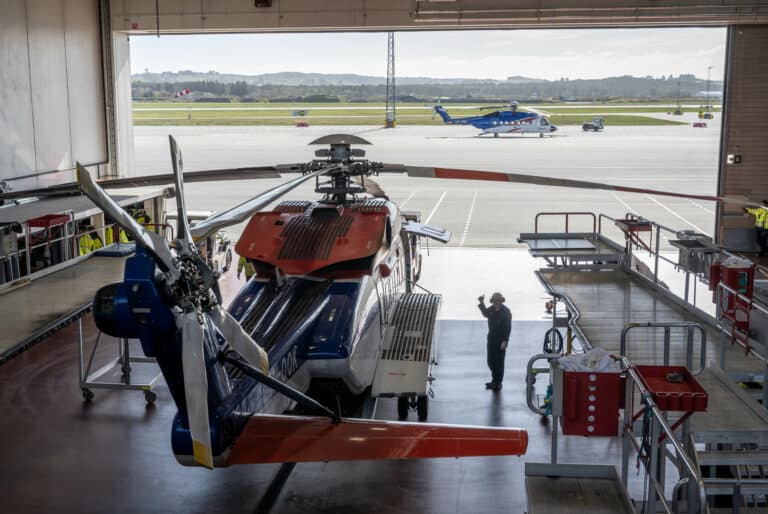 Video: Hvorfor er det så mye forsinkelser i helikoptertrafikken?
