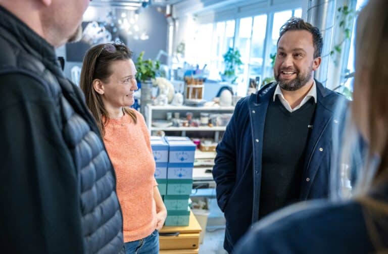 Fra kraftkomponenter til håndmalt porselen